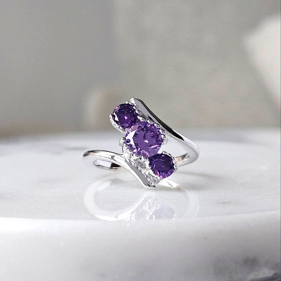 Purple Amethyst Gemstone ring, size 7, 925 Sterling Silver Charmed Aroma - Picture 3 of 5